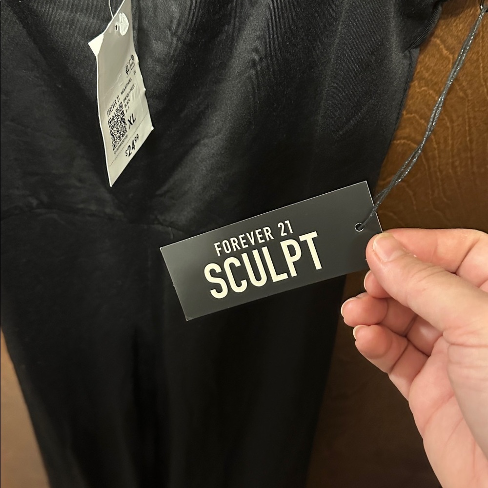 NWT Forever 21 SCULPT jumpsuit - so stretchy and comfy Size XL - Picture 5 of 7